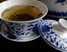 El condado chino de Meitan, cuenta con el mayor conjunto de plantaciones de té contiguas del mundo, abarcando una extensión cercana a las 43 mil hectáreas. Unsplash
