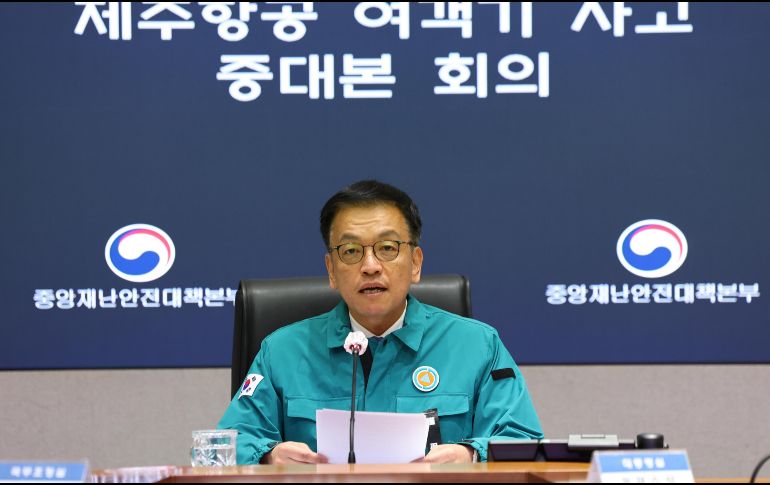 El presidente interino de Corea del Sur lidera las negociaciones de crisis por el mortal accidente aéreo en Jeju. EFE