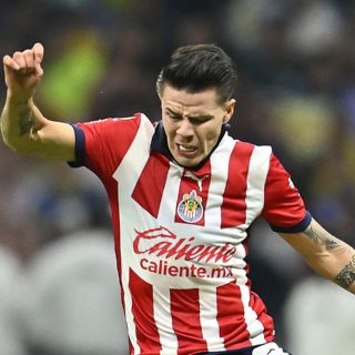 Chivas hace oficial la salida de Pavel Pérez