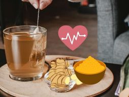 La infusión de la cúrcuma y el jengibre ofrece multiples beneficios para la salud.ESPECIAL/Pexels y Canva