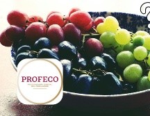 Este año se ha reportado que en varios mercados públicos de la Ciudad de México los comerciantes han elevado significativamente el costo de las uvas para la celebración de año nuevo.ESPECIAL/Pexels y Canva