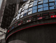 Los temores derivados de la situación política nacional comenzaron a afectar a las principales emisoras, lo que resultó en un marcado retroceso. NTX / ARCHIVO