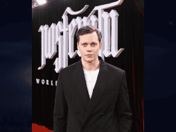 El actor de 34 años mide también 1.92, lo que suma a su aterradora apariencia en pantalla. INSTAGRAM / @nosferatuthefilm / @focusfeatures