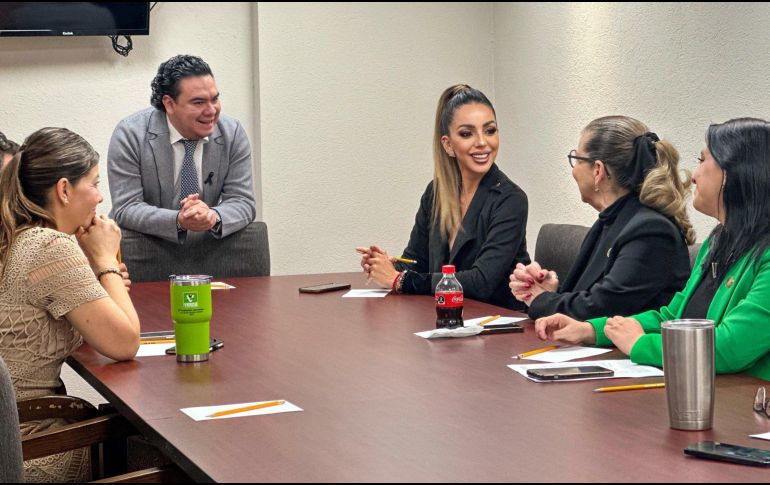 Canales lideró una reunión clave en el Congreso de la Unión con la participación de legisladores, representantes del sector turístico y empresarios. X/ @YussaraCG.