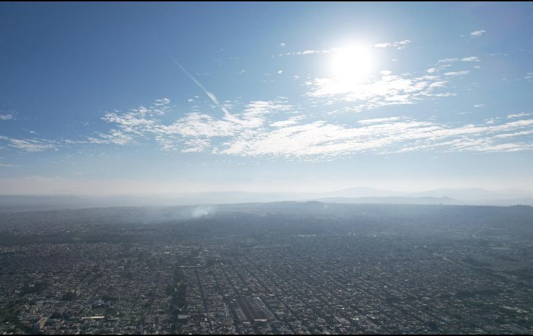 La Semadet pide a la población no hacer actividades al aire libre, evitar quemas de fogatas, cerrar puertas y ventanas, así como disminuir el uso del vehículo. EL INFORMADOR/ A. Navarro