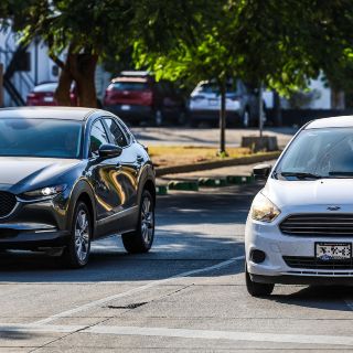 Ahora sí multarán por usar portaplacas