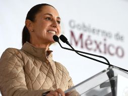 En Puebla, Sheinbaum entregó tarjetas del programa Pensión Mujeres Bienestar y destacó la conexión especial entre Puebla y Nueva York. EFE/ Presidencia de México