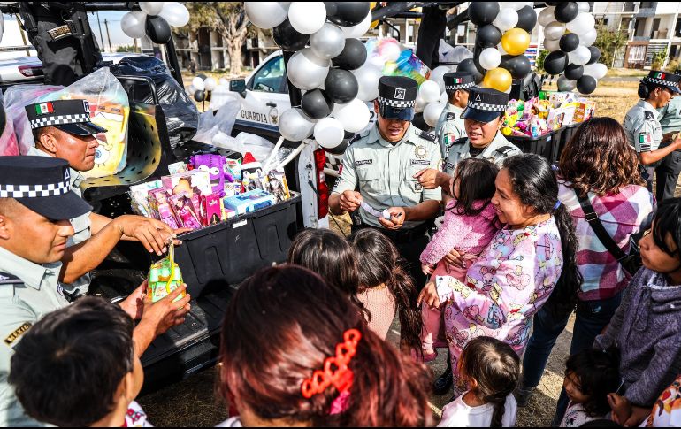 Las familias presentes comentaron que este tipo de actividades generan mayor acercamiento con los uniformados y mejora su imagen entre la ciudadanía. EL INFORMADOR / A. NAVARRO