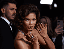 Zendaya presumió un anillo en la ceremonia de premiación de los Globos de Oro. AP / Jordan Strauss