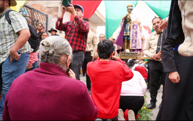Otros creyentes también vinieron a pedir por la salud de sus hijos desaparecidos. EL INFORMADOR / H. Figueroa