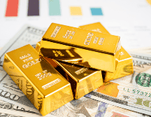 Este miércoles, el oro cerró la jornada con un incremento del 0.53%, alcanzando un valor de 2 mil 662.57 dólares por onza. ESPECIAL/CANVA