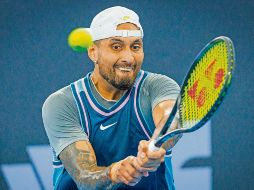 Nick Kyrgios tuvo que suspender un juego de exhibición con Novak Djokovic. AFP/P. Hamilton