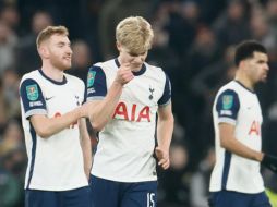 Lucas Bergvall (der.) fue el autor de la única anotación del encuentro. EFE/N. Hall