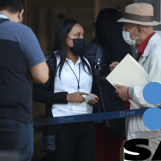 ¿Cuánto ISR te descuenta el SAT si ganas 12 mil mensuales?