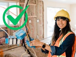 Para quienes buscan entrar en uno de estos campos, es crucial desarrollar habilidades específicas, mantenerse actualizado con tendencias del mercado y priorizar empleadores que promuevan el bienestar y la salud mental de sus colaboradores. CANVA