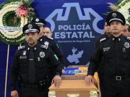 Se homenajeó a Moisés Ramírez Cortés, quien tenía 10 años y medio al servicio de la seguridad de las y los jaliscienses, atendiendo principalmente a las distintas regiones del interior del Estado. CORTESÍA / Secretaría de Seguridad del Estado