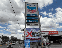 En Monterrey, Nuevo León, comenzó la instalación de estas mantas en diversas gasolineras. X/@Profeco