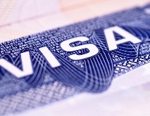 Para ser elegible para la exención de entrevista, debes cumplir con alguno de los requisitos. Freepik