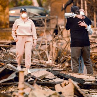 Suben a 180 mil los evacuados por incendios en Los Ángeles