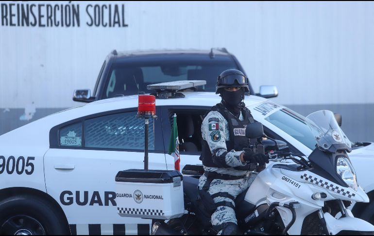 Hasta la calle Volcán Maunaloa llegaron elementos de la Fiscalía del Estado y la Guardia Nacional en distintas unidades policiales. EL INFORMADOR/ARCHIVO.