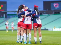 El estratega español, Antonio Contreras ha iniciado con el pie derecho su gestión al frente de Chivas Femenil, después de sumar dos triunfos. IMAGO7