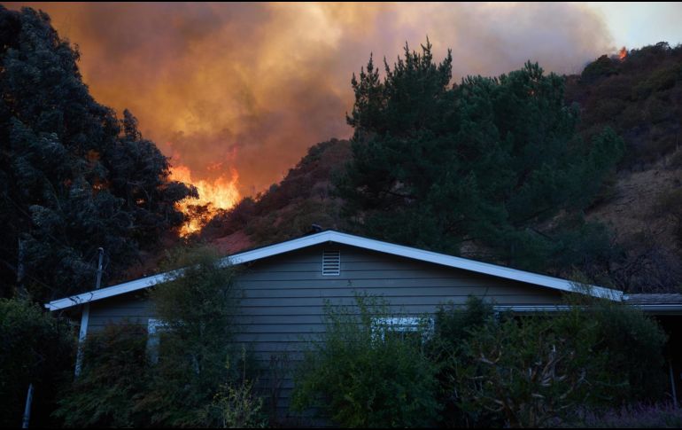 Mientras, hasta el momento Kenneth está contenido en un 80 %, Hurst en un 76 % y Eaton en un 15 %. EFE / A. DINNER
