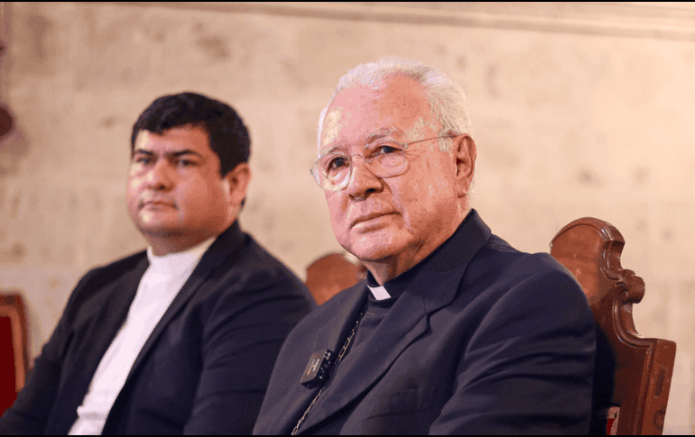 El Pbro. José Dolores Aguayo González y el Cardenal de Guadalajara, José Francisco Robles Ortega informaron que las reliquias de San Judas Tadeo recorrerán 17 sitios de Jalisco. EL INFORMADOR / H. Figueroa