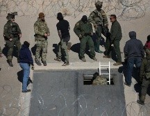 El hallazgo del pasadizo clandestino ocurrió el pasado viernes y se ubica debajo de la frontera natural entre ambos países, a la altura de la puerta 28, y según las primeras versiones, el túnel se conecta a las alcantarillas y drenaje de El Paso. EFE/ L. Torres