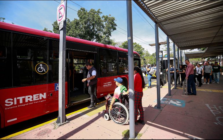 Las personas deben compartir el nombre del conductor o conductora y la ruta que opera, y de preferencia, que puedan sumar el número económico de la unidad, día y hora de la buena acción, información que se puede encontrar en el boleto del pasaje que pagan a la hora de abordar el transporte público, en el caso de los camiones. EL INFORMADOR/ARCHIVO.