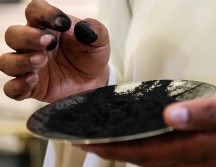 El Miércoles de Ceniza es una fecha relevante para los católicos mexicanos, ya que, durante esta jornada, miles de fieles acuden a las iglesias para recibir la imposición de la ceniza en la frente. NTX / ARCHIVO