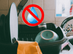 Existen alternativas para lavar los trastes ante el desabasto de agua. PEXELS / CANVA