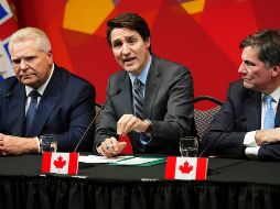 Este miércoles Trudeau sostuvo una reunión en Ottawa con los primeros ministros de las provincias del país.AP