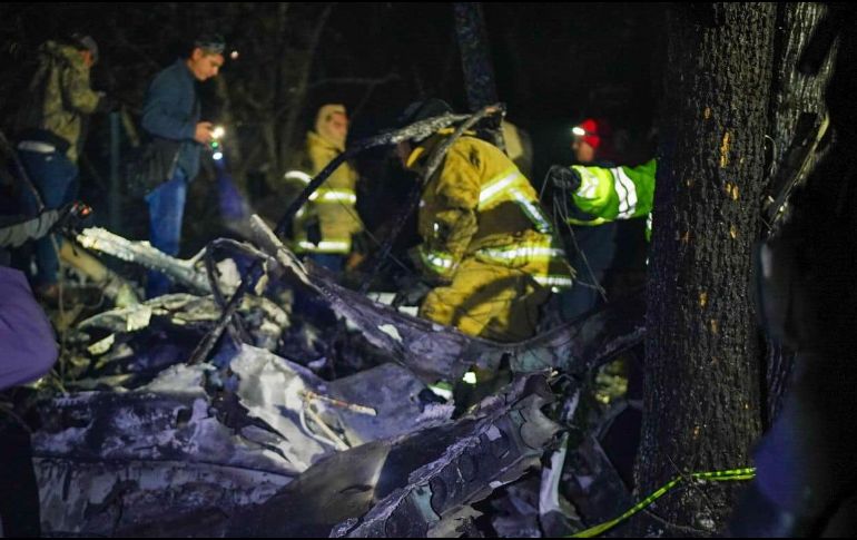 Personal especializado realizó el rescate y levantamiento de los cuerpos sin signos vitales. ESPECIAL