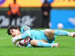 Blanca Félix contuvo el ataque de las Bravas, que por un buen trecho jugaron con ventaja numérica. IMAGO7/J. Cubeyro