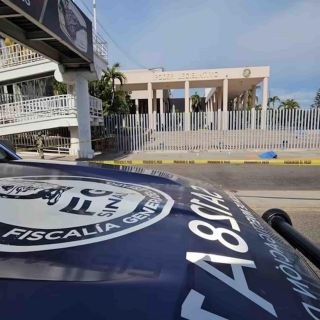 Ejecutan a exjefe policiaco frente al Congreso de Sinaloa y dejan mensaje