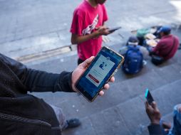 Esa plataforma, que dejó de funcionar este lunes, permitía a los migrantes que estaban en territorio mexicano rellenar un formulario con sus datos y solicitar una cita para presentarse a un puerto de entrada de la frontera con México. AP / F. Llano