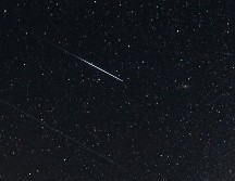 Los meteoros son rocas espaciales que se encienden al entrar en la atmósfera terrestre debido a la fricción. EFE/Archivo