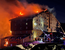 El fuego se originó sobre las 03:30 horas locales. AP