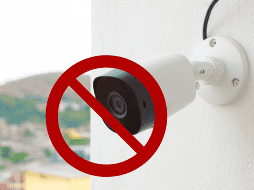 Si las cámaras de seguridad en tu hogar se utilizan exclusivamente para protección personal y sigues las recomendaciones legales, como instalar avisos de grabación, no deberías preocuparte por recibir una multa. CANVA