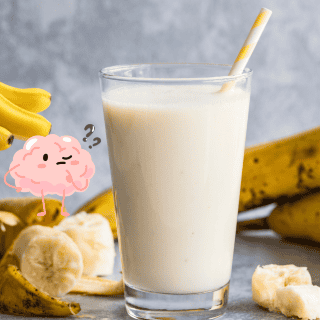 ¿Qué tan malo es tomar licuado de plátano en la noche?