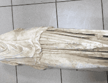 La estatua fue encontrada en una bolsa de basura. AP / Policía Griega