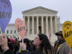 La iniciativa fue aprobada hoy en el pleno de la Cámara con 262 votos a favor, incluidos los de la bancada republicana y 46 legisladores demócratas, frente a 156 votos en contra. EFE/L. Nolly.