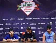Carlos Mendívil, Benjamín Gil y Trevor Clifton en la conferencia de prensa posterior al juego. COTRTESÍA/Charros de Jalisco