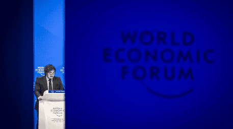 El número de líderes autoritarios ha crecido en algunos países occidentales y causas progresistas y el cambio climático han perdido fuerza en el mundo empresarial. EFE / Michael Buholzer