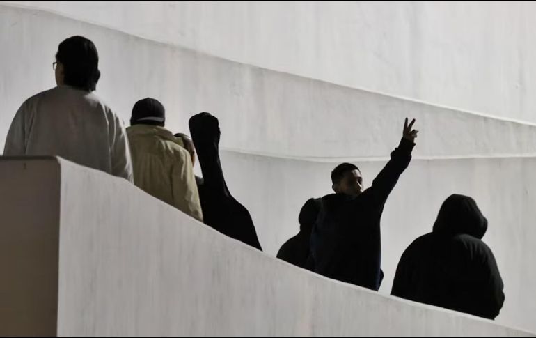 En el comedor y albergue Iniciativa Kino para la Frontera, este día apoyaron a poco más de 200 personas. SUN / D. SIMÓN