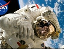 Para la segunda caminata espacial se limpiarán las superficies externas de la estación para probar si los microbios pueden vivir fuera del puesto de avanzada orbital. ESPECIAL / Pexels / Flickr / Canva