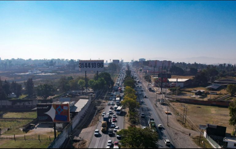 Las obras tendrán una inversión de 510 MDP en este año y serán previas a la construcción de la línea de transporte masivo para conectar el aeropuerto con el estadio AKRON. EL INFORMADOR/Archivo