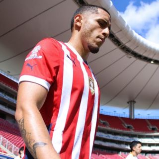 Óscar García envía a Chicharito a la banca y debuta Daniel Flores