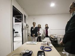 El albergue fue habilitado en un espacio dentro de la plaza comercial Flamingos, situada a unos 15 kilómetros del puerto fronterizo de San Ysidro. EFE/ J. Terríquez