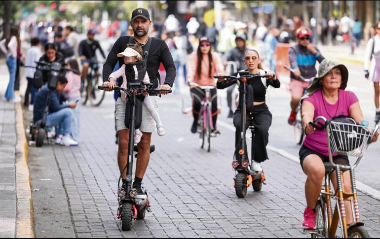 El reglamento para el uso de patines eléctricos limita su velocidad a 25 kilómetros por hora en ciclovías, pero estas medidas no se trasladaron al Reglamento de la Vía RecreActiva. EL INFORMADOR/H. Figueroa